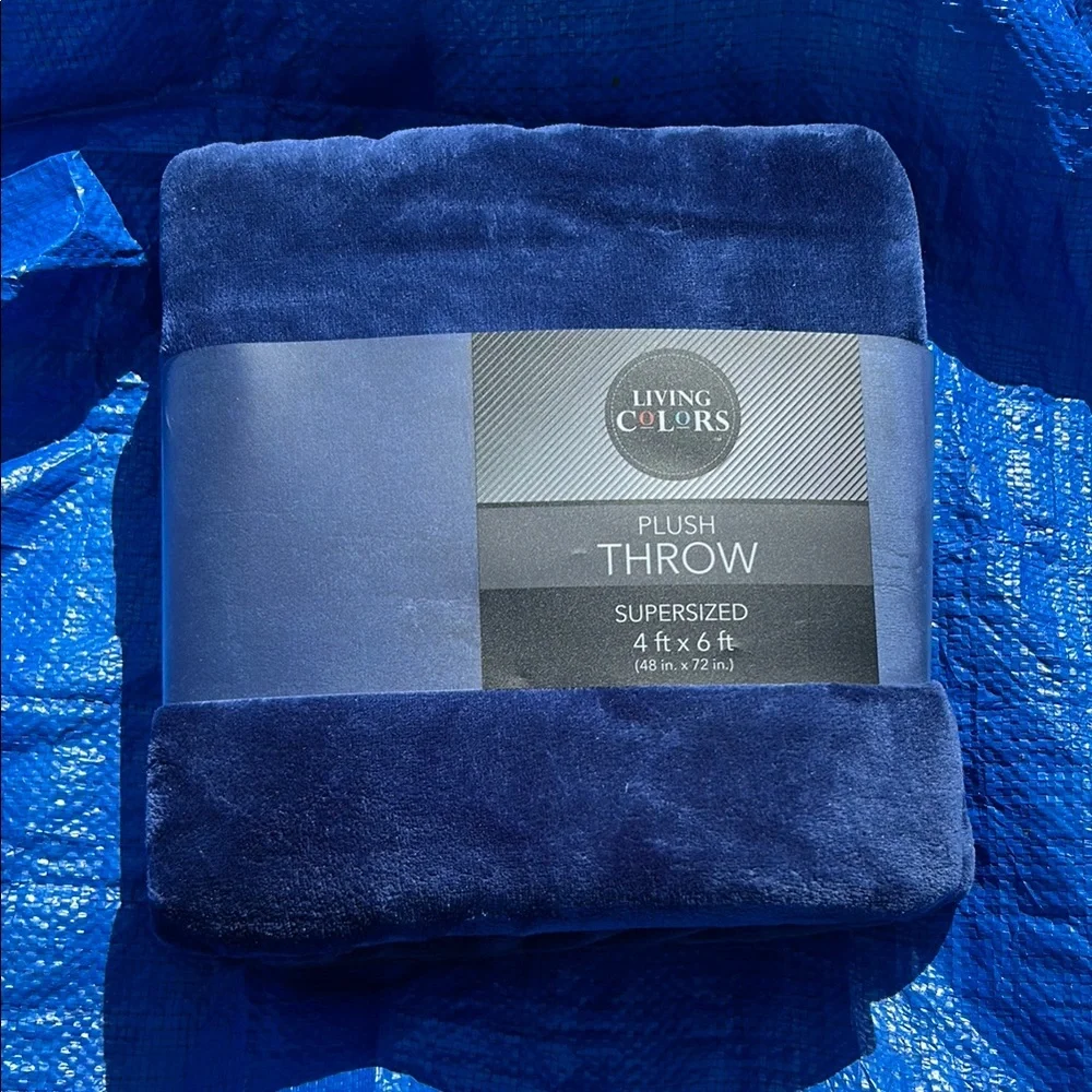 Living Colors Plush Throw Blanket - Blue New